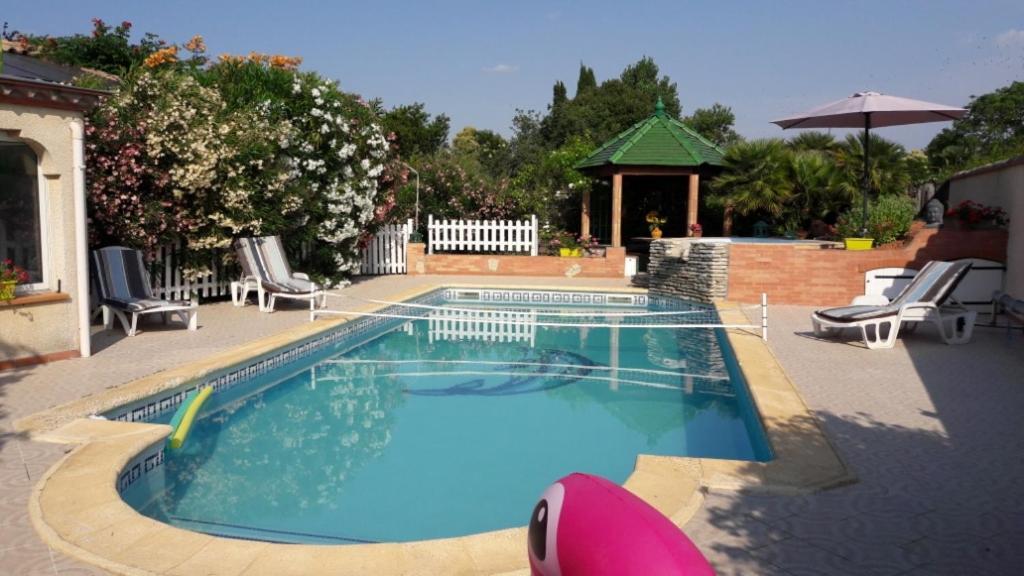 Апартаменти Gite T2 Avec Grande Piscine Villeneuve-la-Comptal Екстер'єр фото